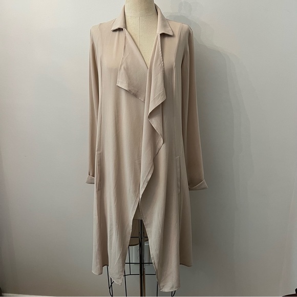 Forever 21 Beige Light Flowy Trench Coat Small - Picture 1 of 4